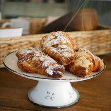 Load image into Gallery viewer, Croissant Amandes